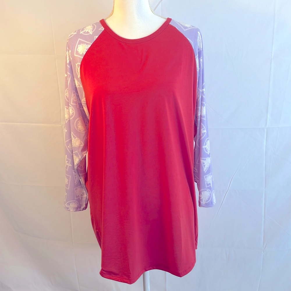 Lularoe “Randy” in spring colors- coral, lavender & a hint of white.